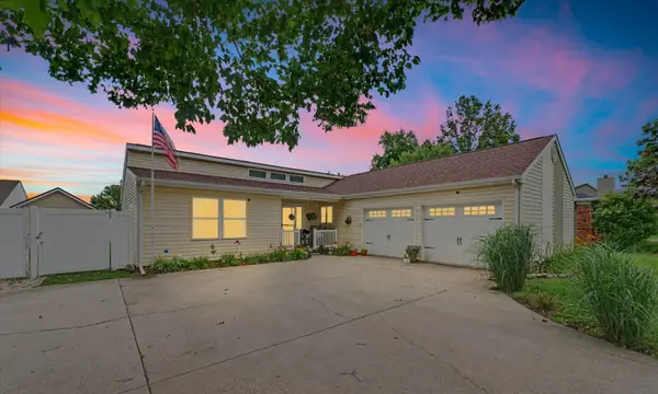 105 Surrey Lane, Arthur, IL 61911