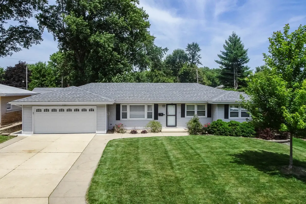 16 Woodruff Drive, Bloomington, IL 61701 - #1