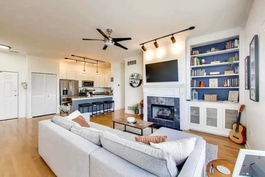 2342 W Bloomingdale Avenue #401, Chicago, IL 60647 - #2