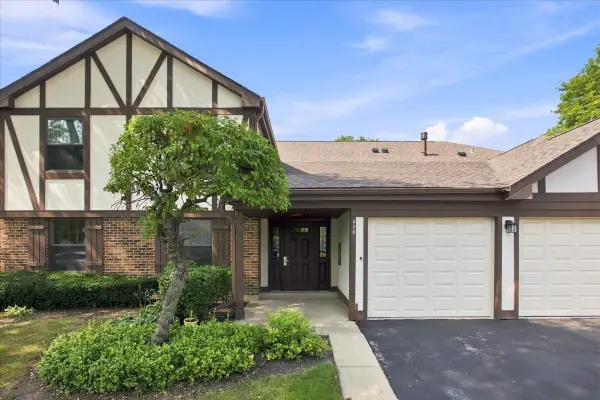326 Woodbury Court #C1, Schaumburg, IL 60193