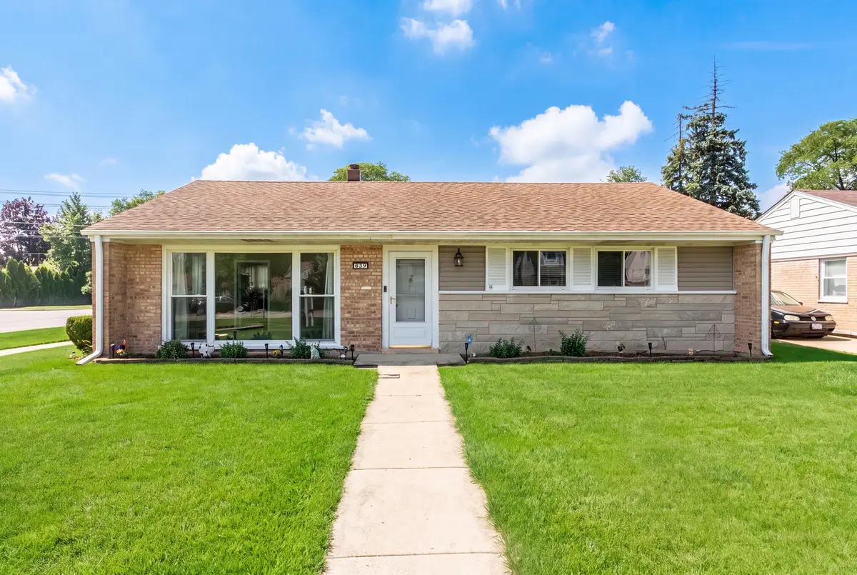 839 E Thacker Street, Des Plaines, IL 60016 - #1
