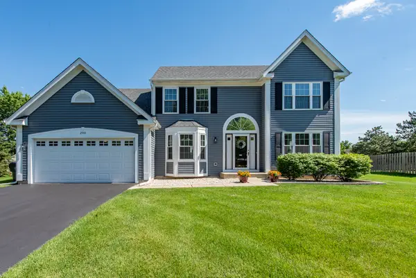 2901 Harrisburg Court, Lindenhurst, IL 60046