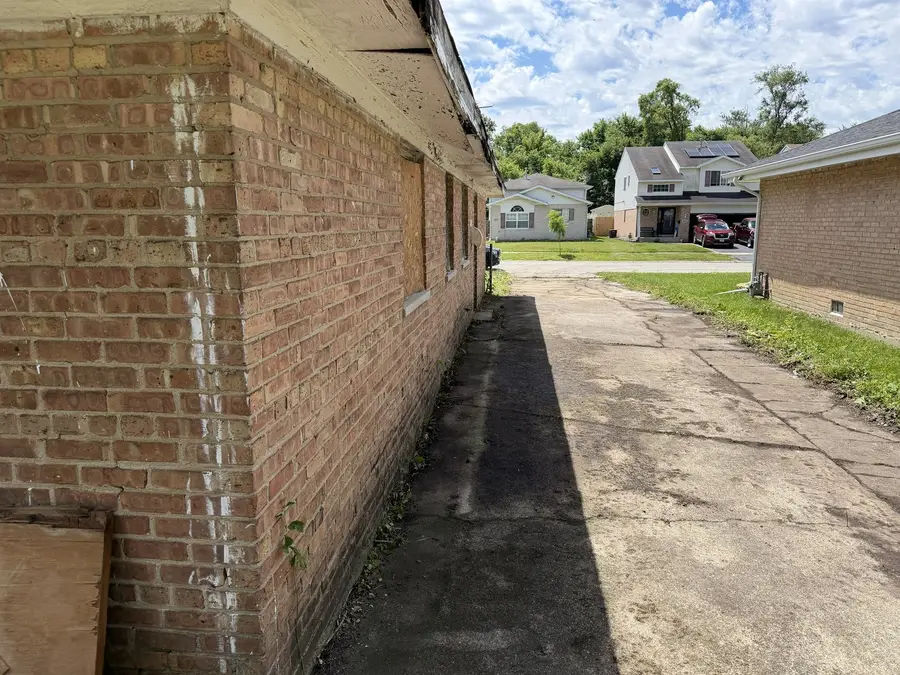 583 Hickory Street, Chicago Heights, IL 60411 - #3