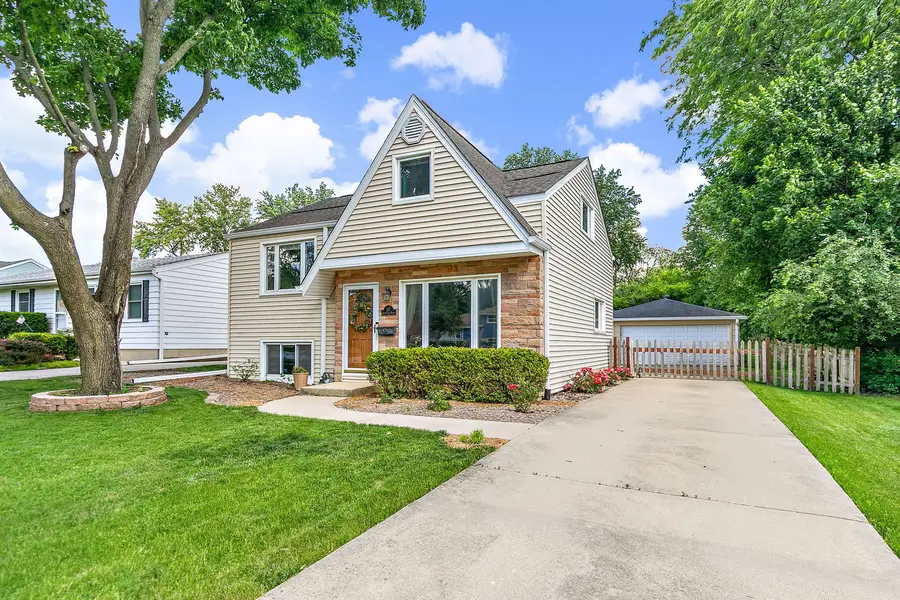 117 S Erie Street, Wheaton, IL 60187 - #2
