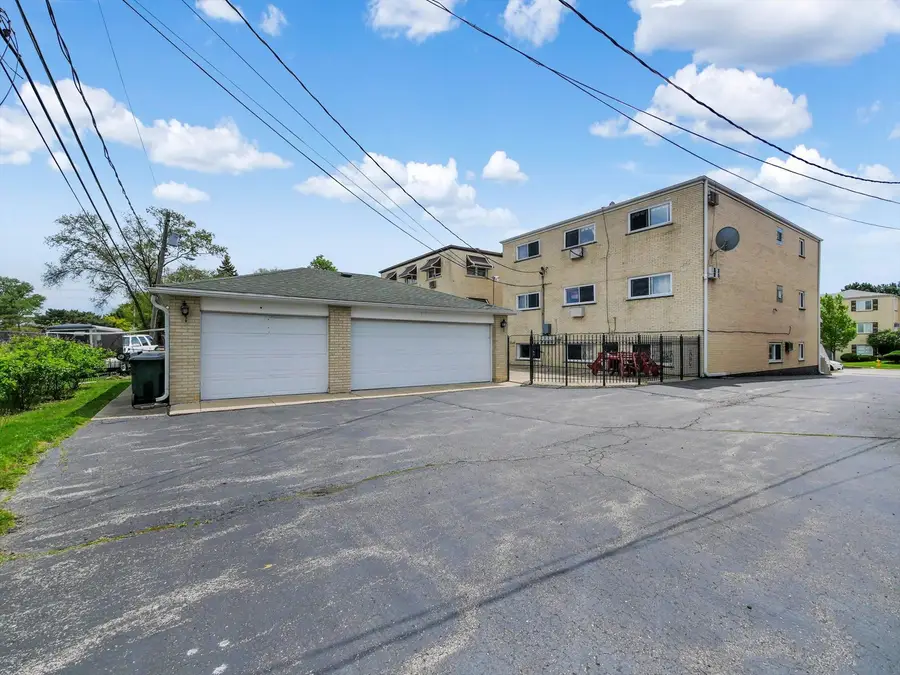 8430 W Oak Avenue, Niles, IL 60714 - #3
