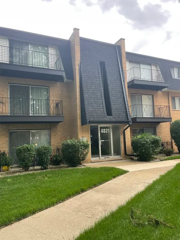 4821 W 109th Street #201, Oak Lawn, IL 60453