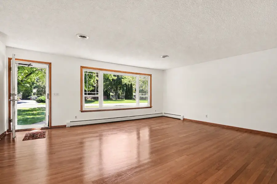 41 E Larkspur Lane, Bristol, IL 60512 - #3
