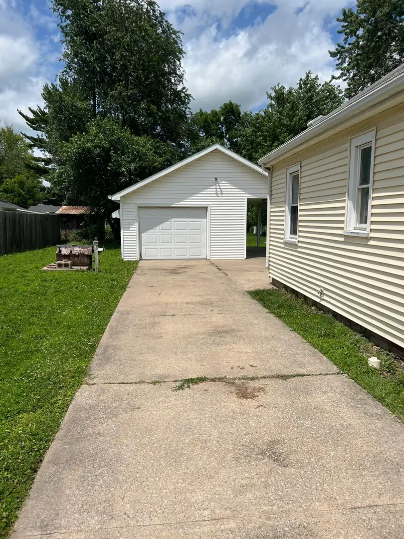 612 E Pierce Street, Macomb, IL 61455 - #2