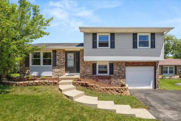 32 W Schubert Avenue, Glendale Heights, IL 60139