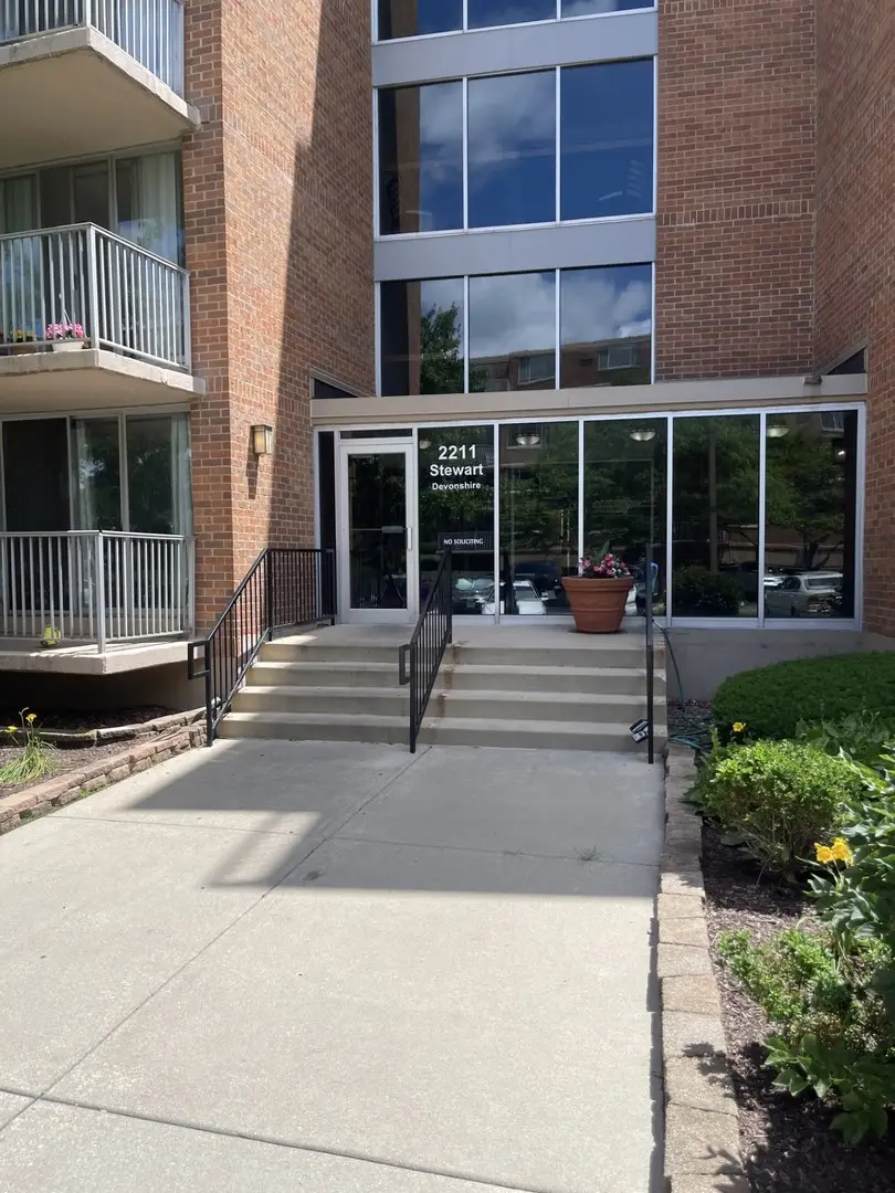 2211 S Stewart Avenue #1C, Lombard, IL 60148 - #1