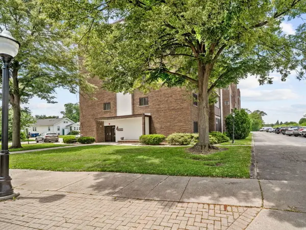 4 Mason Street #106, Bensenville, IL 60106