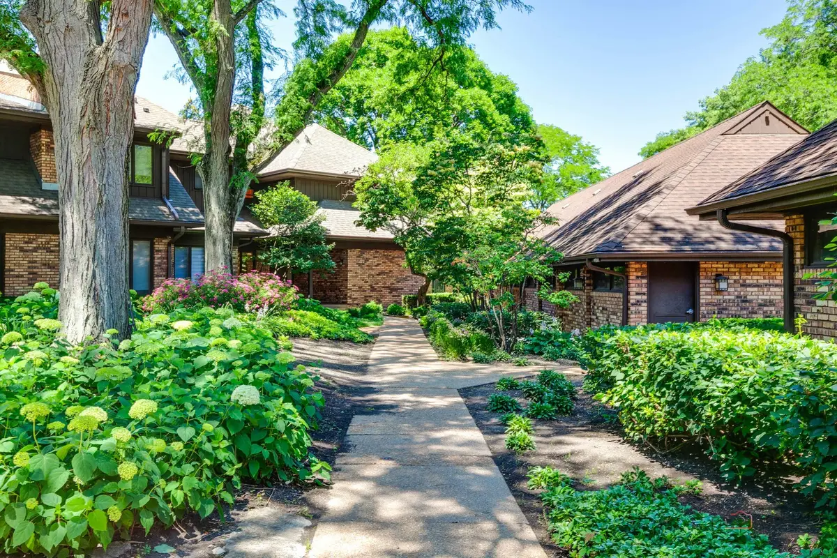 3875 S Mission Hills Road, Northbrook, IL 60062 - #1