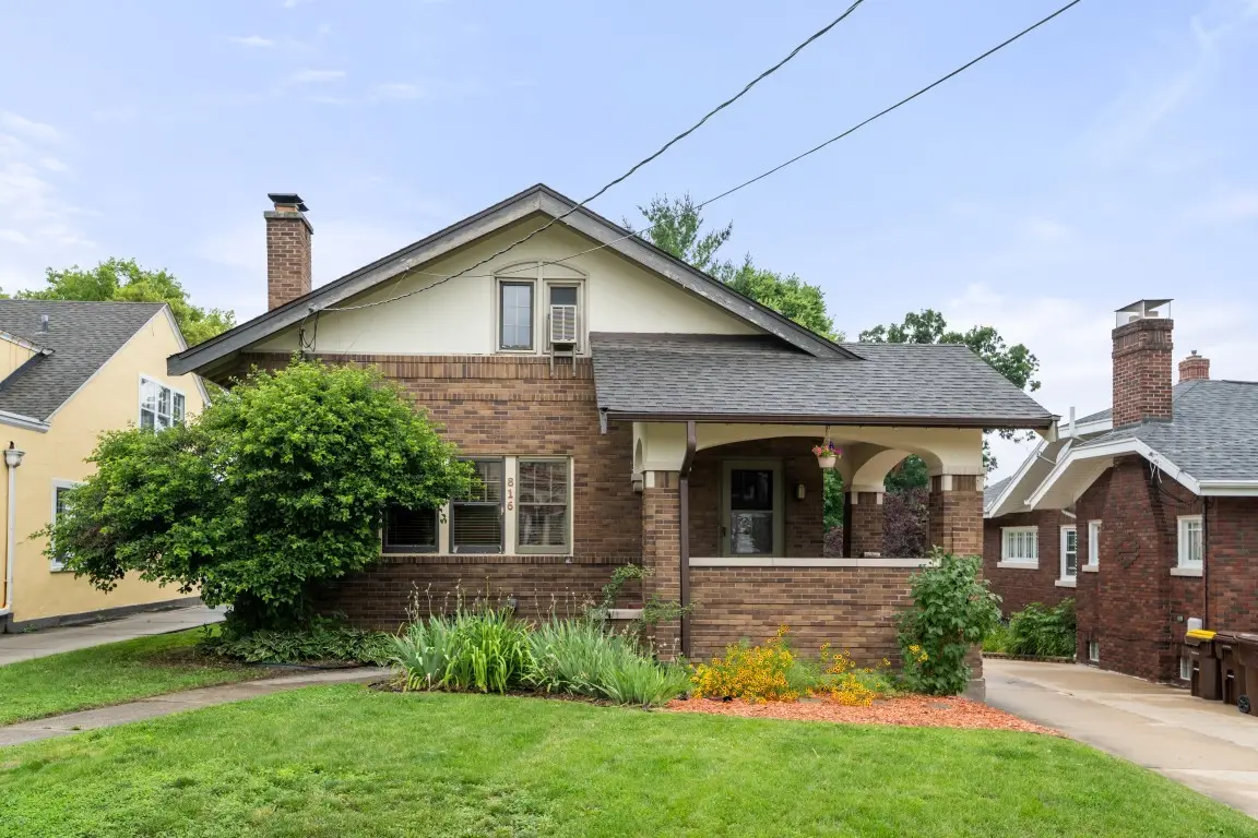 816 Paris Avenue, Rockford, IL 61107 - #1