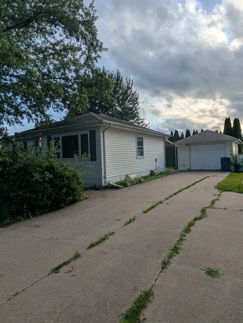 105 N 4th Avenue, Sherrard, IL 61281 - #2