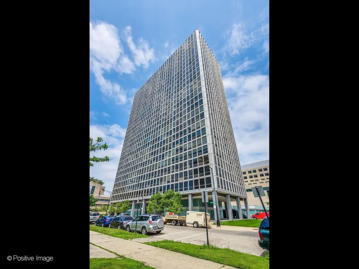 330 W Diversey Parkway #401, Chicago, IL 60657 - #1