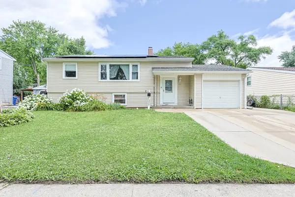 1412 Windsor Circle, Carpentersville, IL 60110