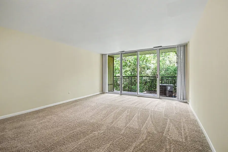 1833 Four Lakes Avenue #2D, Lisle, IL 60532 - #3