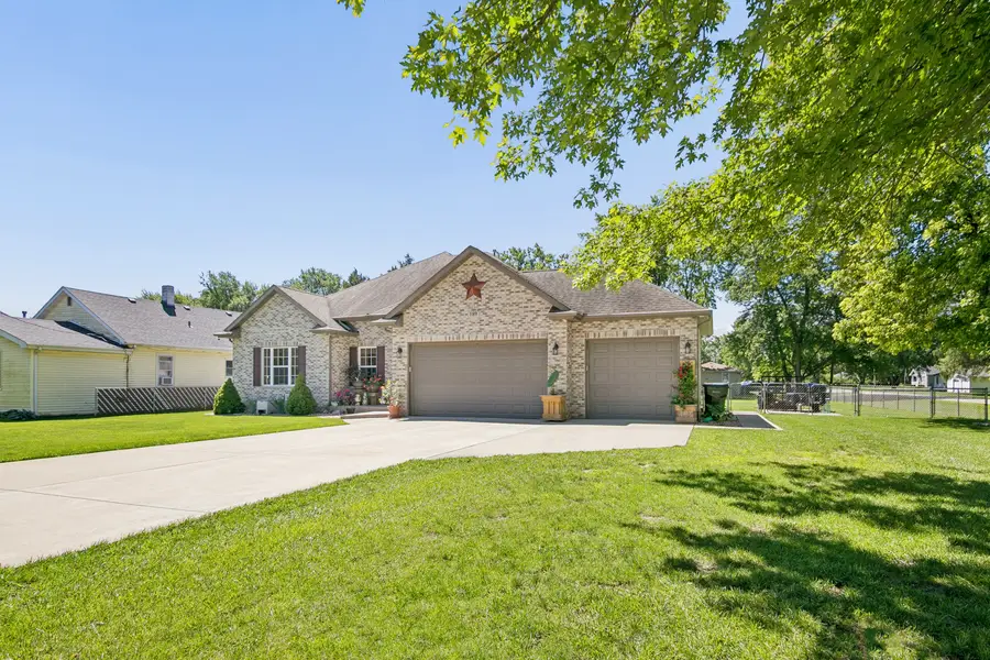 189 W Cermak Road, Braidwood, IL 60408 - #2