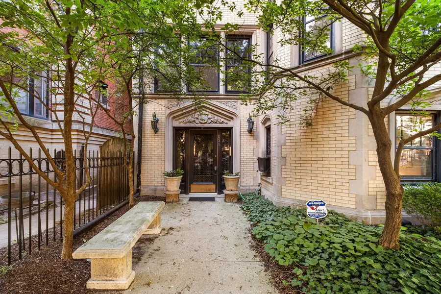 635 W Sheridan Road #G, Chicago, IL 60613 - #3