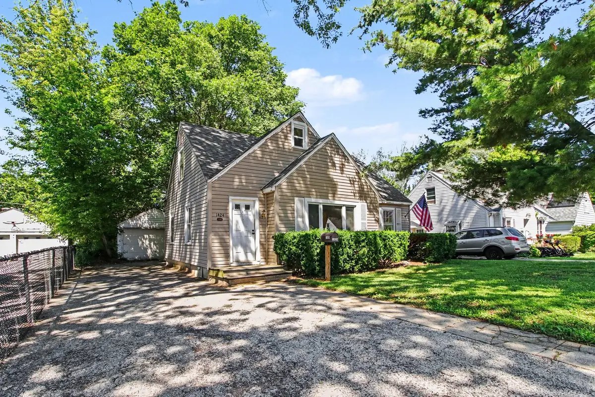 1424 Pine Grove Avenue, Round Lake Beach, IL 60073 - #1