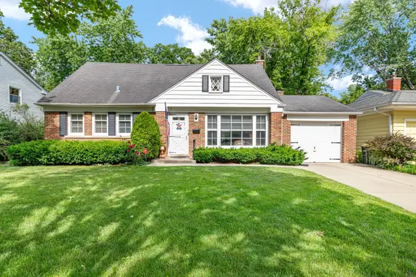 915 N Pine Avenue, Arlington Heights, IL 60004