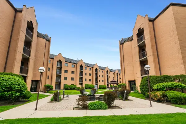 7410 W Lawrence Avenue #218, Harwood Heights, IL 60706