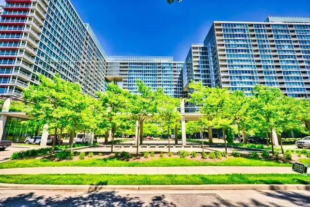 9655 Woods Drive #1001, Skokie, IL 60077 - #2