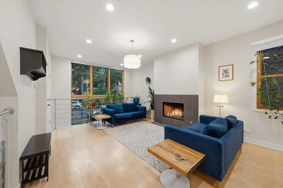1054 N Hermitage Avenue #1, Chicago, IL 60622 - #2