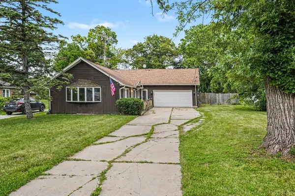 26330 W Grapevine Avenue, Antioch, IL 60002
