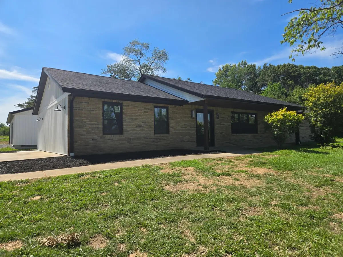 956 Auburn Lane Se, Goreville, IL 62939 - #1