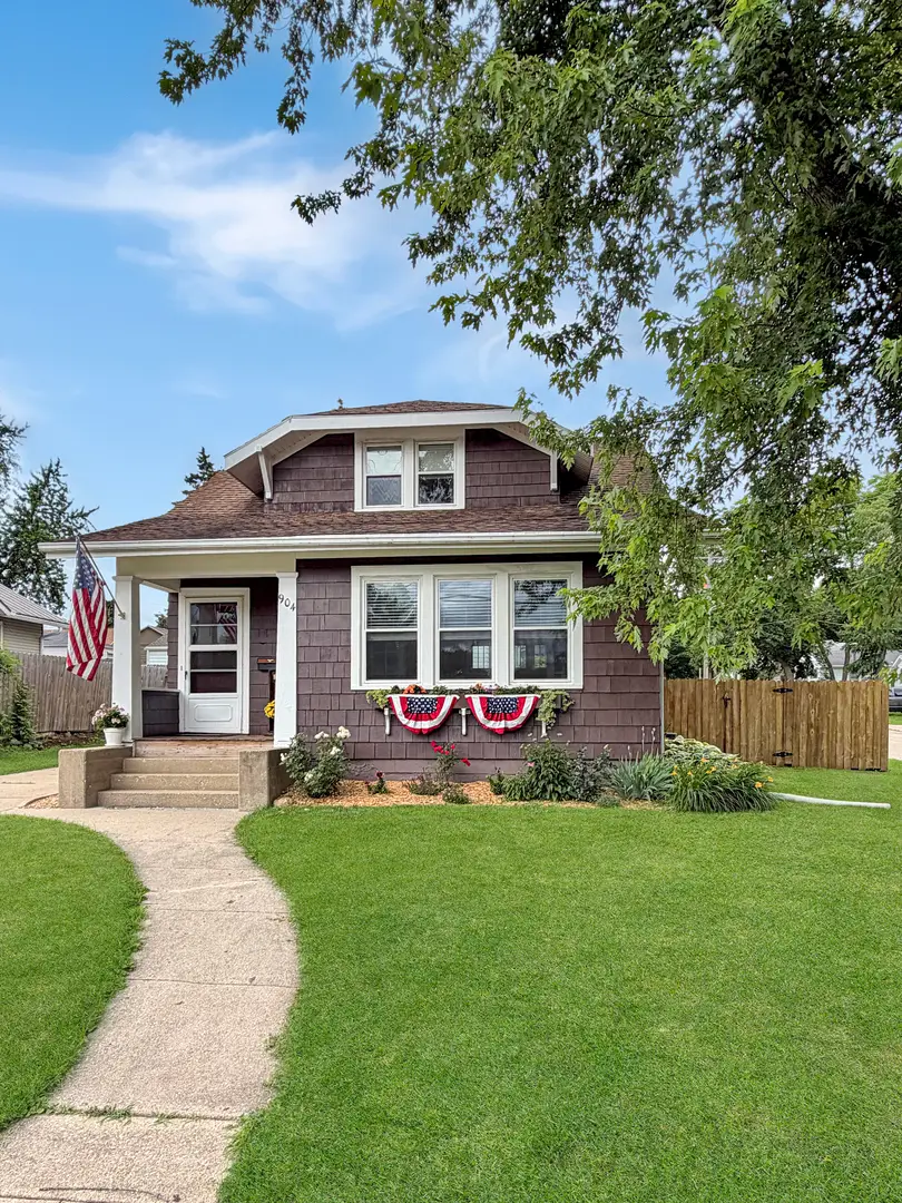 904 S Mckinley Avenue, Freeport, IL 61032 - #1