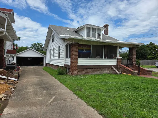 500 W Sloan Street, Harrisburg, IL 62946