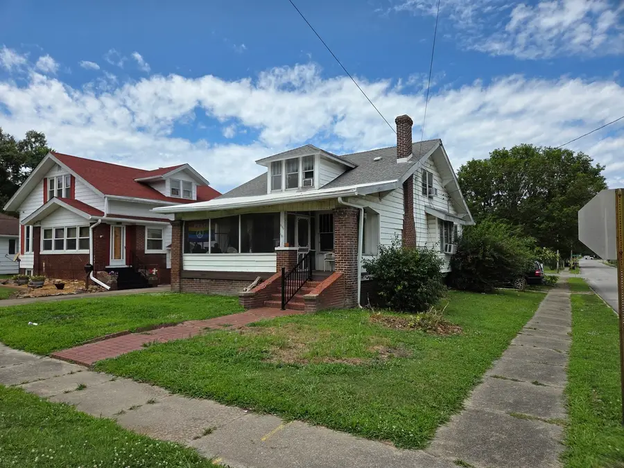 500 W Sloan Street, Harrisburg, IL 62946 - #2