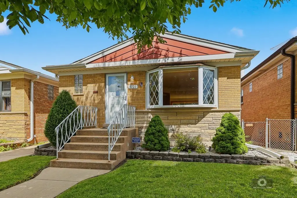 3221 N Pioneer Avenue, Chicago, IL 60634 - #1
