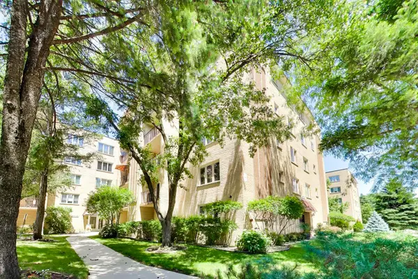 6430 W Belle Plaine Avenue #209, Chicago, IL 60634