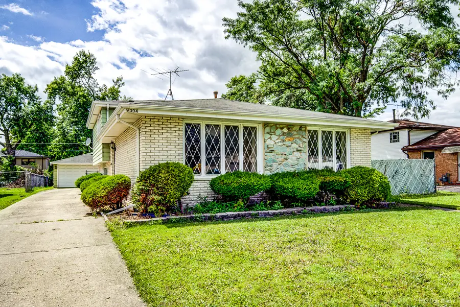 9304 Meade Avenue, Oak Lawn, IL 60453 - #2