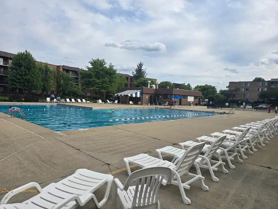 945 E Kenilworth Avenue #325, Palatine, IL 60074 - #2