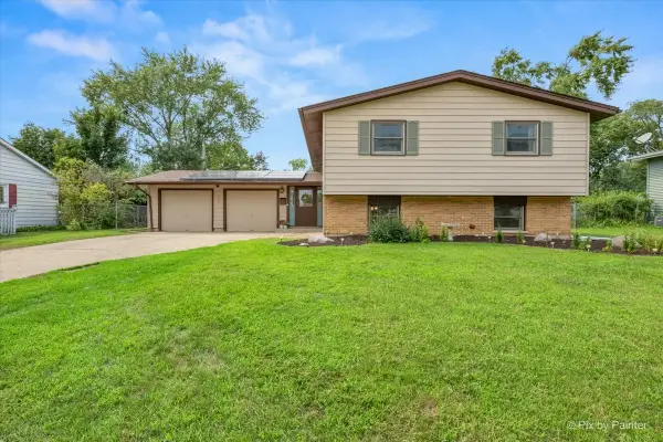 638 Sussex Lane, Crystal Lake, IL 60014