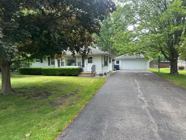 3675 Woodlawn Avenue, Gurnee, IL 60031
