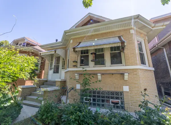 2849 N Luna Avenue, Chicago, IL 60641