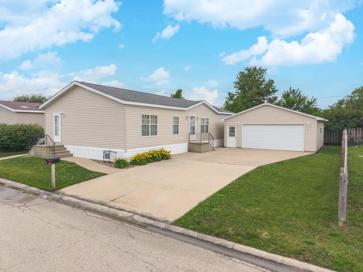501 Michael Lane, Chenoa, IL 61726 - #1