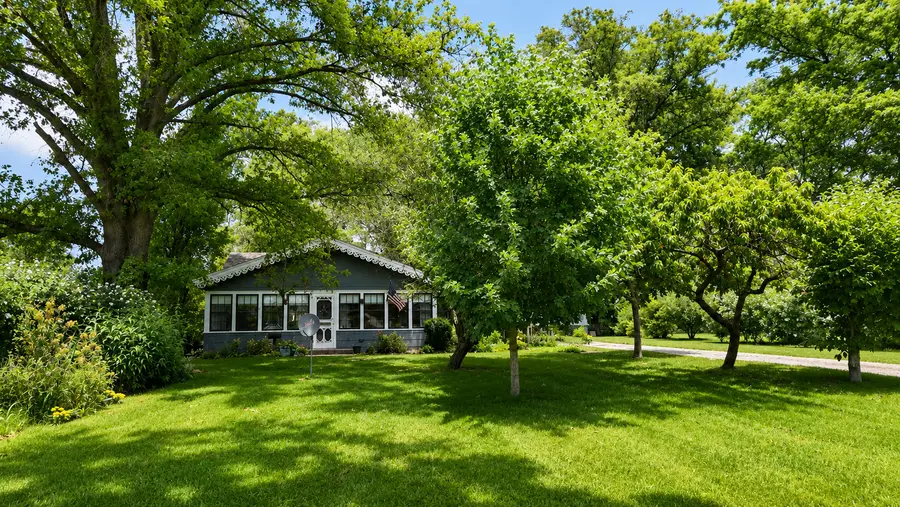 307 W Webster Street, Benton, IL 62812 - #2
