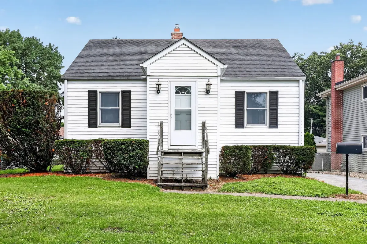 123 S Ellyn Avenue, Glen Ellyn, IL 60137 - #1