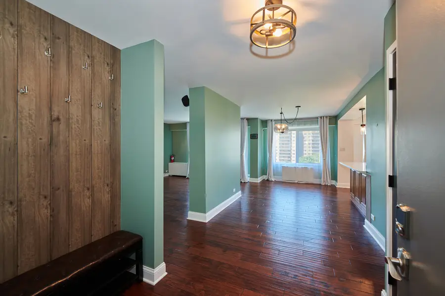 7061 N Kedzie Avenue #913, Chicago, IL 60645 - #3