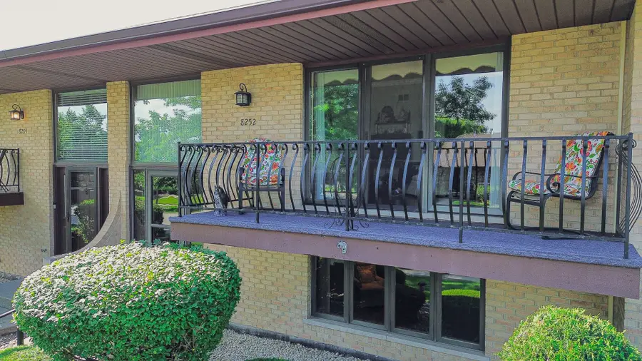 8252 Ashley Lane, Tinley Park, IL 60477 - #2