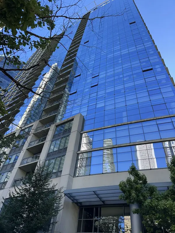 201 N Westshore Drive #1202, Chicago, IL 60601