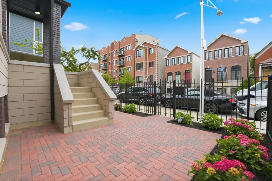 2044 W Superior Street, Chicago, IL 60612 - #2