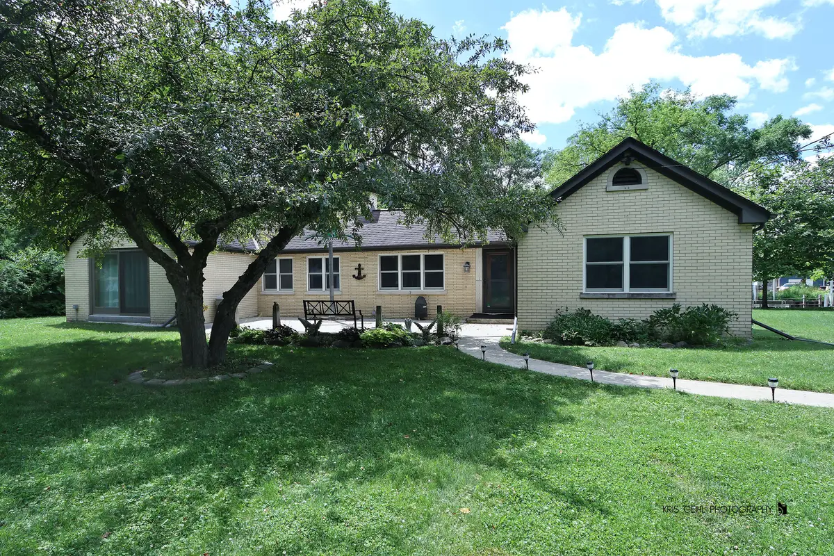 9425 Byrne Drive, Fox River Grove, IL 60021 - #1