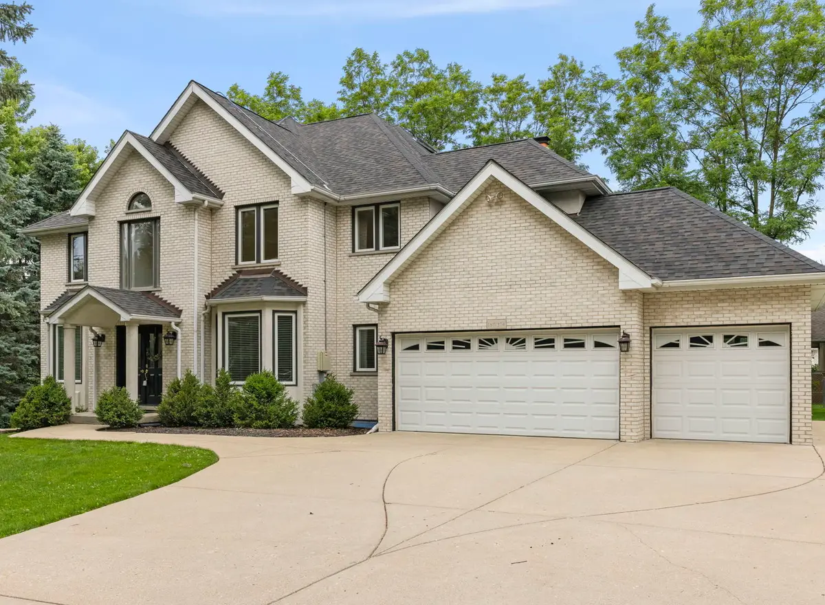 16W374 94th Street, Burr Ridge, IL 60527 - #1