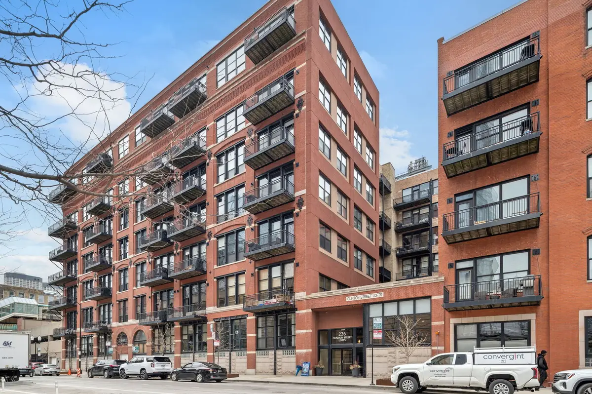 226 N Clinton Street #525, Chicago, IL 60661 - #1